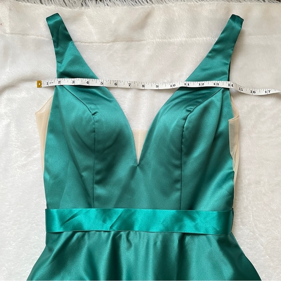 Ashley & Justin Bridesmaids Emerald Green Satin Formal Ball Gown Size 6 NWT Lace - Picture 11 of 15